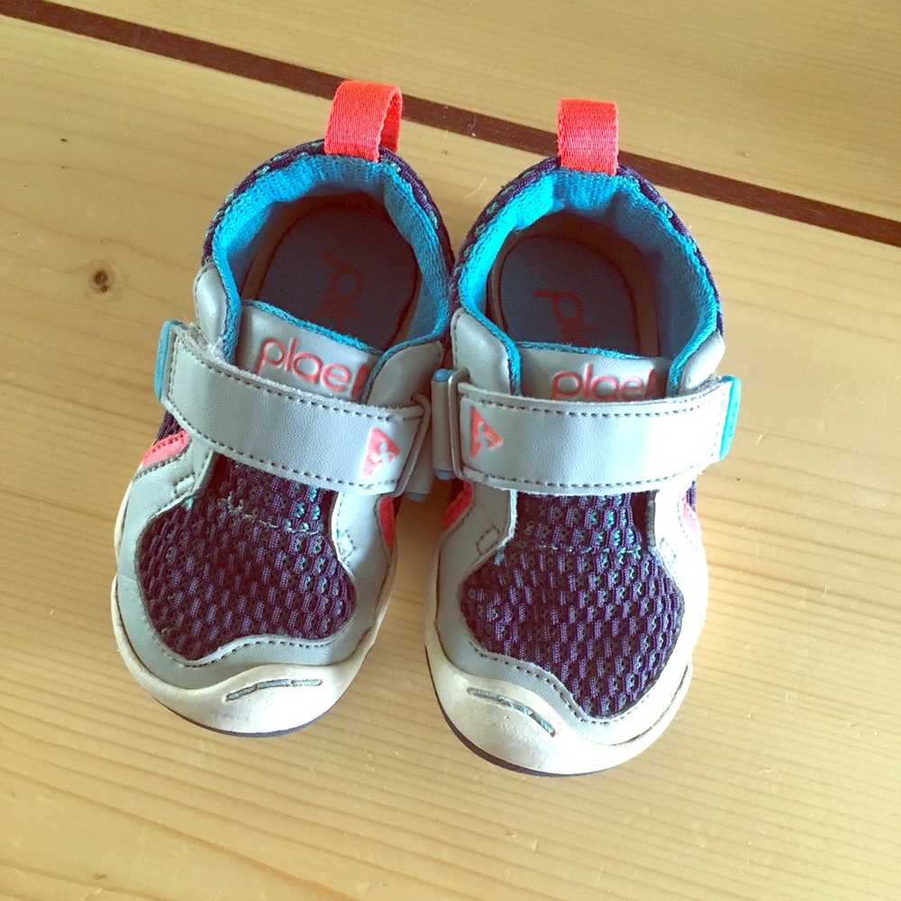 Plae shoes